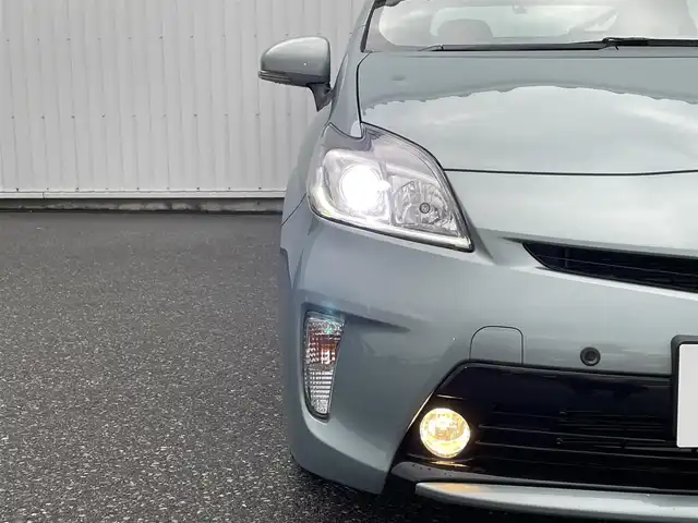 トヨタ プリウス S 滋賀県 2015(平27)年 1.1万km フロスティーグリーンマイカ 純正ナビ/・Bluetooth/・フルセグ/前後ドラレコ/オートライト/LED/フォグ/電動格納ミラー