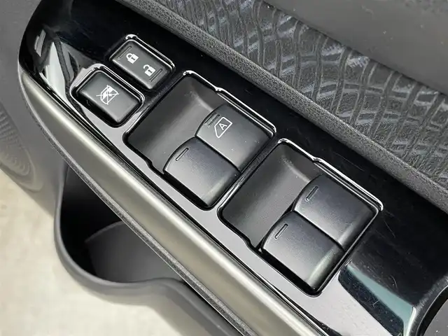 日産 ノート メダリスト 富山県 2013(平25)年 7.5万km スーパーブラック ワンオーナー/純正ナビ（MC313D-W）/フルセグTV/全方位カメラ/ハーフレザーシート/プッシュスタート/スマートキー/LED/オートライト/アイドリングストップ/横滑り防止装置/ETC/ヘッドライトレベライザー/革巻きステアリング/保証書/取扱説明書