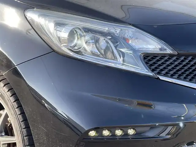 日産 ノート ニスモ 山形県 2015(平27)年 3.4万km スーパーブラック SDナビ:CN-RE05WD/（フルセグTV/FM/AM/BT/CD)/走行中TV視聴可/盗難防止装置/横滑り防止装置/LEDヘッドライト/LEDフォグランプ/カロッツェリアツィーター/スペアキー有/スタッドレスタイヤ積み込み（社外AW）/プッシュスタート/ドアバイザー/保証書/取扱説明書