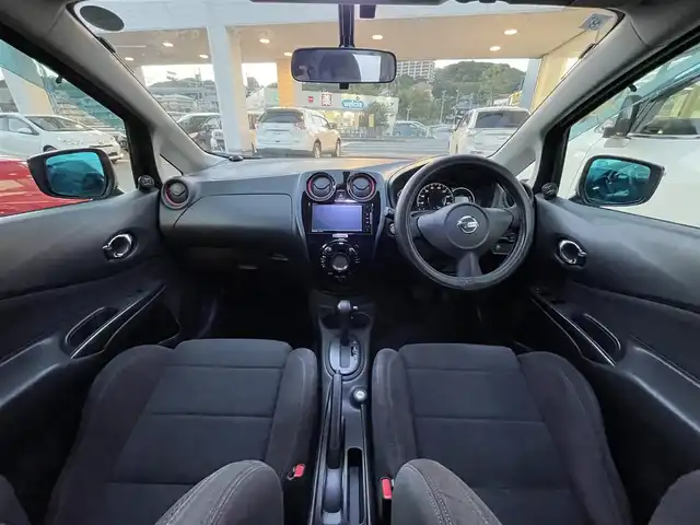 日産 ノート ニスモ 兵庫県 2015(平27)年 3.4万km スーパーブラック (株)IDOMが運営する【じしゃロン神戸名谷店】の自社ローン専用車両になりますこちらは現金またはオートローンご利用時の価格です。自社ローンご希望の方は別途その旨お申付け下さい。/SDナビ:CN-RE05WD/（フルセグTV/FM/AM/BT/CD)/走行中TV視聴可/盗難防止装置/横滑り防止装置/LEDヘッドライト/LEDフォグランプ/カロッツェリアツィーター/スペアキー有/装着タイヤ　スタッドレスタイヤ/スタッドレスタイヤ積み込み（社外AW）（2本目）/プッシュスタート/ドアバイザー/保証書/取扱説明書