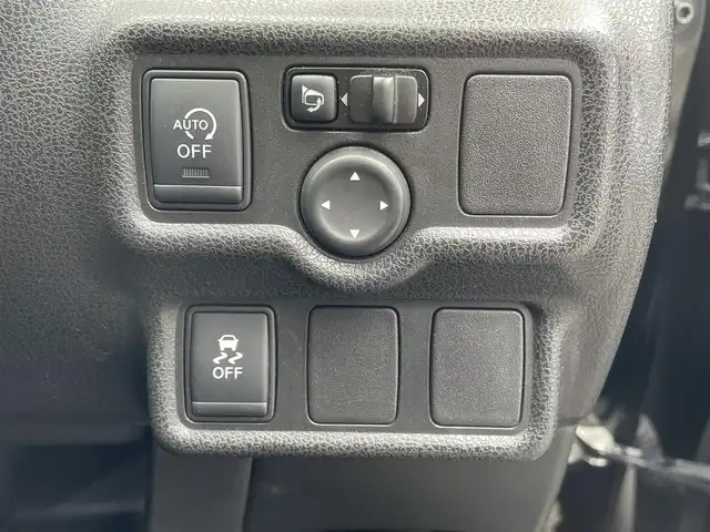 日産 ノート ニスモ 兵庫県 2015(平27)年 3.4万km スーパーブラック (株)IDOMが運営する【じしゃロン神戸名谷店】の自社ローン専用車両になりますこちらは現金またはオートローンご利用時の価格です。自社ローンご希望の方は別途その旨お申付け下さい。/SDナビ:CN-RE05WD/（フルセグTV/FM/AM/BT/CD)/走行中TV視聴可/盗難防止装置/横滑り防止装置/LEDヘッドライト/LEDフォグランプ/カロッツェリアツィーター/スペアキー有/装着タイヤ　スタッドレスタイヤ/スタッドレスタイヤ積み込み（社外AW）（2本目）/プッシュスタート/ドアバイザー/保証書/取扱説明書