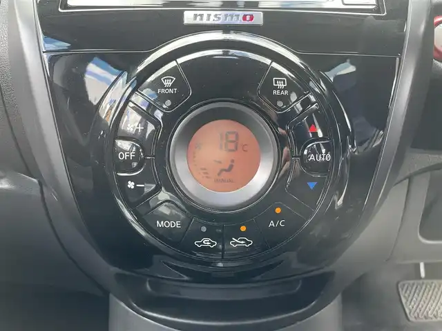 日産 ノート ニスモ 兵庫県 2015(平27)年 3.4万km スーパーブラック (株)IDOMが運営する【じしゃロン神戸名谷店】の自社ローン専用車両になりますこちらは現金またはオートローンご利用時の価格です。自社ローンご希望の方は別途その旨お申付け下さい。/SDナビ:CN-RE05WD/（フルセグTV/FM/AM/BT/CD)/走行中TV視聴可/盗難防止装置/横滑り防止装置/LEDヘッドライト/LEDフォグランプ/カロッツェリアツィーター/スペアキー有/装着タイヤ　スタッドレスタイヤ/スタッドレスタイヤ積み込み（社外AW）（2本目）/プッシュスタート/ドアバイザー/保証書/取扱説明書