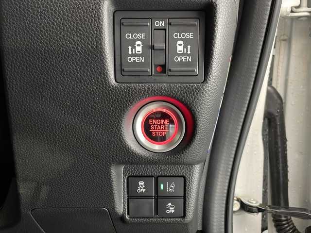 ホンダ Ｎ ＢＯＸ カスタム G L ターボ ホンダセンシング 宮崎県 2018(平30)年 6.9万km プラチナホワイトパール ホンダセンシング/クルーズコントロール/ケンウッドオーディオナビ/　TV/FM/AM/CD/DVD/Bluetooth/バックカメラ/プラズマクラスター搭載フルオートエアコン/パドルシフト/電動格納ミラー/ウインカーミラー/ETC/ドアバイザー/ステアリングスイッチ/純正フロアマット/プッシュスタート/アイドリングストップ