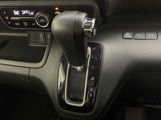 ホンダ Ｎ ＢＯＸ カスタム G L ターボ ホンダセンシング 宮崎県 2018(平30)年 6.9万km プラチナホワイトパール ホンダセンシング/クルーズコントロール/ケンウッドオーディオナビ/　TV/FM/AM/CD/DVD/Bluetooth/バックカメラ/プラズマクラスター搭載フルオートエアコン/パドルシフト/電動格納ミラー/ウインカーミラー/ETC/ドアバイザー/ステアリングスイッチ/純正フロアマット/プッシュスタート/アイドリングストップ