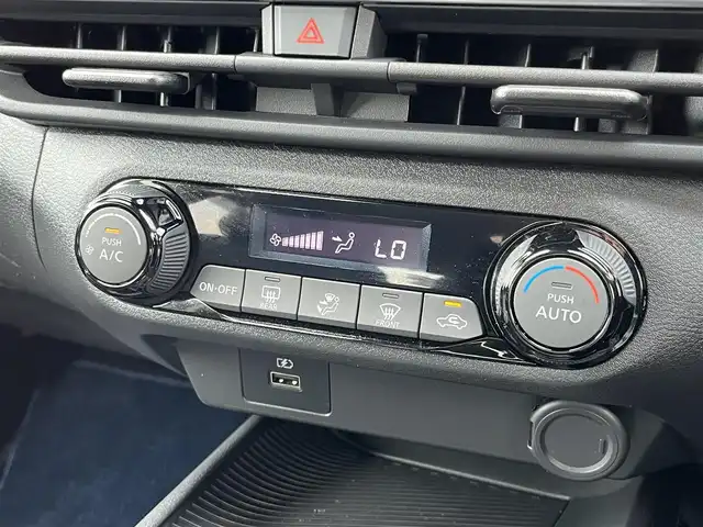 日産 ノート オーテック 奈良県 2021(令3)年 2万km オーロラフレアブルーパール /スーパーブラック 2トーン 純正ナビ(フルセグTV/CD/AM・FM/BT)/バックカメラ/ビルトインETC2.0/前方ドラレコ/衝突被害軽減ブレーキ/車線逸脱警報/VDC(ビークルダイナミクスコントロール)/オートブレーキホールド/LEDヘッドランプ/フォグランプ/純正16インチアルミホイール/本革巻きステアリング/レザレットシート/純正フロアマット/スペアキー