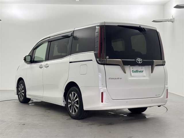 トヨタ エスクァイア 福井県 2020(令2)年 7.5万km ホワイトパールクリスタルシャイン ビックエックスナビ/ＣＤ／ＤＶＤ／ＢＴ／ＨＤＭＩ／フルセグＴＶ/フリップダウン/衝突軽減ブレーキ/シートヒーター/両側パワースライドドア/クルーズコントロール/オートライト/オートリラミラー/ＥＴＣ