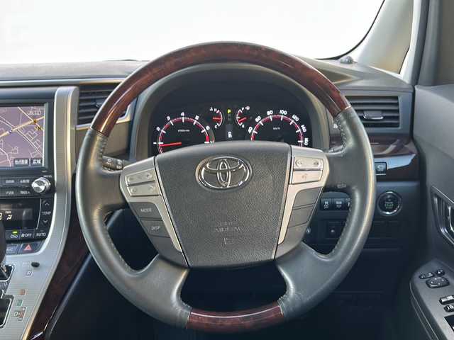 トヨタ ヴェルファイア 2．4Z 埼玉県 2012(平24)年 10.1万km ボルドーマイカメタリック (株)IDOMが運営する【じしゃロン熊谷店】の自社ローン専用車両になりますこちらは現金またはオートローンご利用時の価格です。自社ローンご希望の方は別途その旨お申付け下さい/HDDナビ/（フルセグTV/CD/Bluetooth/AM/FM）/両側パワースライドドア/ETC/バックカメラ/全周囲カメラ/オートHIDヘッドライト/ステアリングスイッチ/オットマン/ドアバイザー/ウィンカーミラー/電動格納ミラー/純正１８インチAW