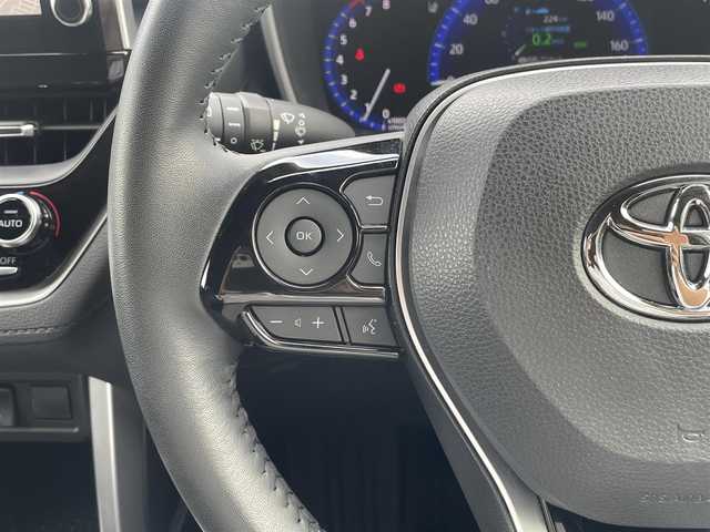 トヨタ カローラ クロス Z 群馬県 2023(令5)年 4万km プラチナホワイトパールマイカ トヨタセーフティセンス/・PCS/・LTA/・BSM/・RCTA/・PKSB/純正ディスプレイオーディオ(FM/AM/BT/ナビ)/フルセグTV/全方位カメラ/前席シートヒーター/運転席パワーシート/レーダークルーズコントロール/ビルトインETC/パワーバックドア/LEDヘッドライト/社外前後ドラレコ/純正フロアマット/純正18インチアルミホイール/オートライト/オートマチックハイビーム/取扱説明書/保証書/スペアキー