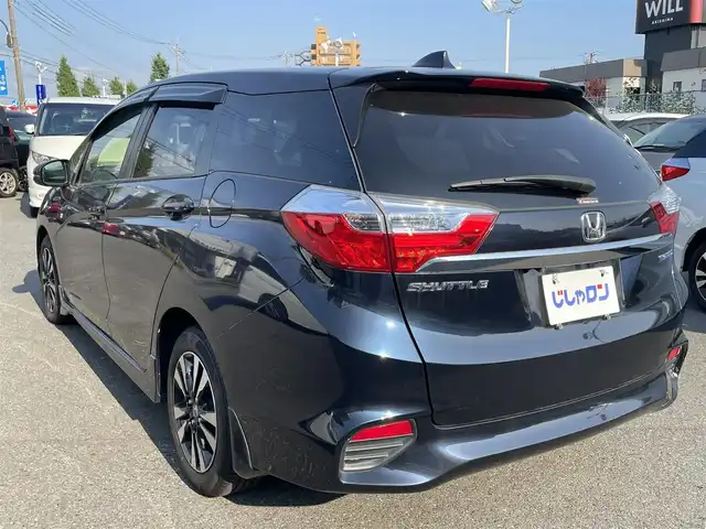 ホンダ シャトル ハイブリッド 東京都 2016(平28)年 8.1万km ミッドナイトブルービームM (株)IDOMが運営する【じしゃロン昭島店】の自社ローン専用車両になります。こちらは現金またはオートローンご利用時の価格です。自社ローンご希望の方は別途その旨お申付け下さい/衝突被害軽減システム/社外ナビ（TV・HDD・CD・DVD）/バックカメラ・フロント/純正AW/スマートキー/プッシュスタートボタン/純正フロアマット/ETC/ハーフレザーシート