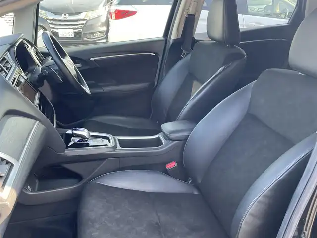 ホンダ シャトル ハイブリッド 東京都 2016(平28)年 8.1万km ミッドナイトブルービームM (株)IDOMが運営する【じしゃロン昭島店】の自社ローン専用車両になります。こちらは現金またはオートローンご利用時の価格です。自社ローンご希望の方は別途その旨お申付け下さい/衝突被害軽減システム/社外ナビ（TV・HDD・CD・DVD）/バックカメラ・フロント/純正AW/スマートキー/プッシュスタートボタン/純正フロアマット/ETC/ハーフレザーシート