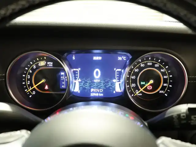 クライスラー・ジープ ジープ ラングラー アンリミテッド サハラ 静岡県 2022(令4)年 2.3万km 白 衝突軽減ブレーキ /サンライダーフリップトップ/ACC /黒革 /社外電動ステップ /HID /ETC /ハンドルヒーター /シートヒーター /コーナーセンサー /バックカメラ/フロント /純正ナビTV /純正18AW /スマートキー