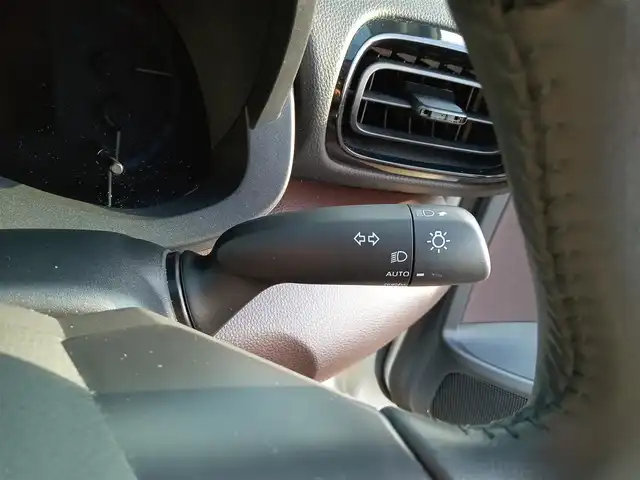 トヨタ ヤリスクロス ハイブリッド Z 福井県 2020(令2)年 6.3万km ブラックマイカ/ホワイトパールクリスタルシャイン 2トーン 純正ディスプレイオーディオ/フルセグTV/バックカメラ/前後ドライブレコーダー/レーダークルーズコントロール/シートヒーター/D席パワーシート/オートライト/オートハイビーム/ハーフレザーシート/純正フロアマット/純正18インチAW/スマートキー