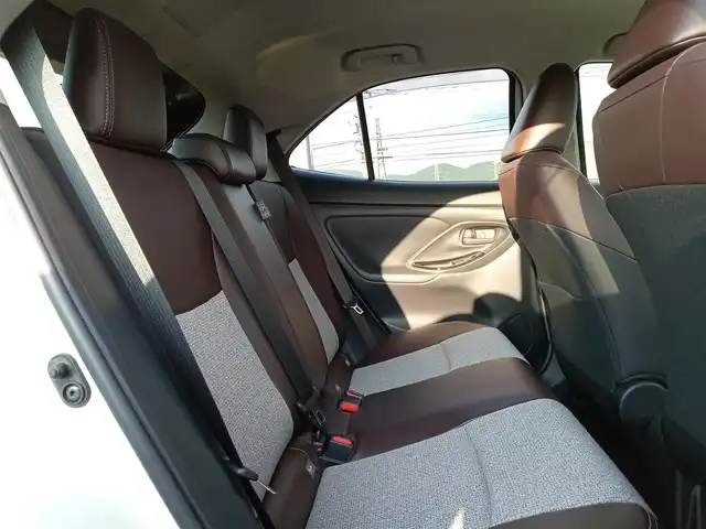 トヨタ ヤリスクロス ハイブリッド Z 福井県 2020(令2)年 6.3万km ブラックマイカ/ホワイトパールクリスタルシャイン 2トーン 純正ディスプレイオーディオ/フルセグTV/バックカメラ/前後ドライブレコーダー/レーダークルーズコントロール/シートヒーター/D席パワーシート/オートライト/オートハイビーム/ハーフレザーシート/純正フロアマット/純正18インチAW/スマートキー