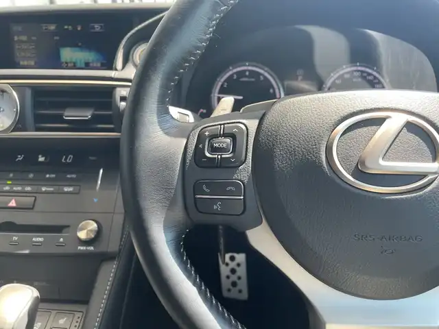 レクサス ＲＣ 350 バージョンL 愛知県 2015(平27)年 2.8万km ホワイトパールクリスタルシャイン 純正ナビ/TV/Bluetooth接続/バックモニター/衝突被害軽減ブレーキ/レーンディパーチャーアラート/ブラインドスポットモニター/レーダークルーズコントロール/サンルーフ/純正LEDヘッドライト/フォグライト/クリアランスソナー/電動パワーシート/シートヒーター/シートエアコン/シートメモリー/ビルトインETC/純正ドライブレコーダー/純正18インチアルミホイール/純正フロアマット