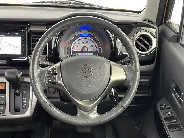 スズキ ハスラー Jスタイル Ⅱ 千葉県 2015(平27)年 3.6万km アクティブイエロー/ブラック2トーンルーフ 禁煙車/デュアルカメラブレーキ/純正ハーマンナビ/CD/Bluetooth/フルセグTV/全方位カメラ/バックカメラ/レーンアシスト/ハーフレザーシート/シートヒーター/HIDヘッドライト/オートライト/ステアリングリモコン/横滑り防止機能/純正15インチアルミホイール/アイドリングストップ/フロアマット/ドアバイザー/プッシュスタート