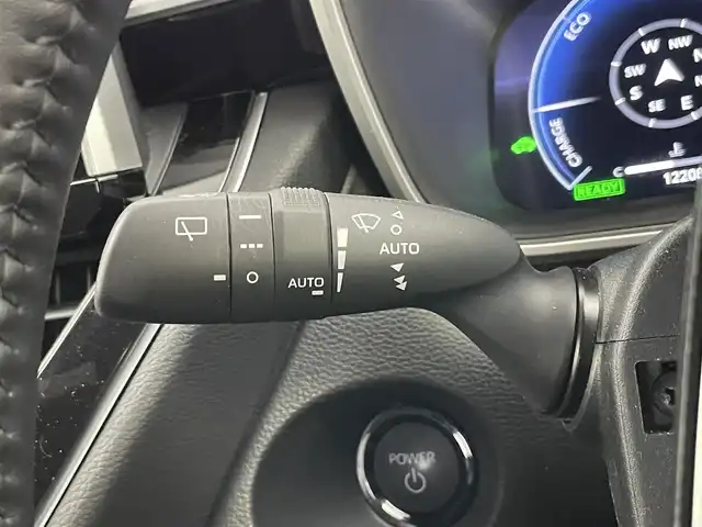 トヨタ カローラ クロス ハイブリッド Z 埼玉県 2025(令7)年 1.3万km 赤 パノラマルーフ　純正ディスプレイオーディオ　パノラミックビューモニター　ＢＳＭ　セーフティセンス　レーダークルーズ　ビルトインＥＴＣ２．０　シートヒーター　ワイヤレス充電　オートハイビーム　ＬＥＤ