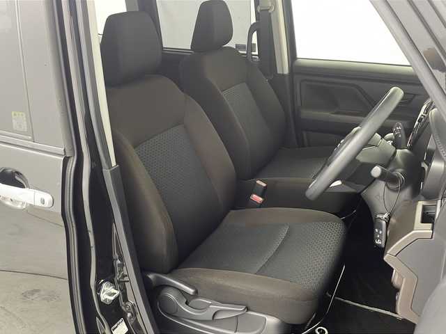 トヨタ ルーミー G 愛知県 2021(令3)年 2.8万km ブラックマイカメタリック /禁煙車//純正オーディオ//ETC//社外デジタルルームミラー//スマートアシスト//衝突回避支援ブレーキ//衝突警報機能//車線逸脱警報//路側逸脱警報//ふらつき警報//前後方誤発進抑制//先行車発進お知らせ//オートハイビーム//前後コーナーセンサー//LEDヘッドライト//オートライト//両側電動スライドドア//フロントシートウォークスルー//社外フロアマット//ステアリングスイッチ//プッシュスタート//電動格納ミラー//アイドリングストップ//新車保証書・取扱説明書