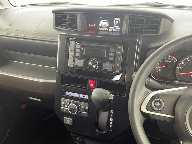 トヨタ ルーミー G 愛知県 2021(令3)年 2.8万km ブラックマイカメタリック /禁煙車//純正オーディオ//ETC//社外デジタルルームミラー//スマートアシスト//衝突回避支援ブレーキ//衝突警報機能//車線逸脱警報//路側逸脱警報//ふらつき警報//前後方誤発進抑制//先行車発進お知らせ//オートハイビーム//前後コーナーセンサー//LEDヘッドライト//オートライト//両側電動スライドドア//フロントシートウォークスルー//社外フロアマット//ステアリングスイッチ//プッシュスタート//電動格納ミラー//アイドリングストップ//新車保証書・取扱説明書