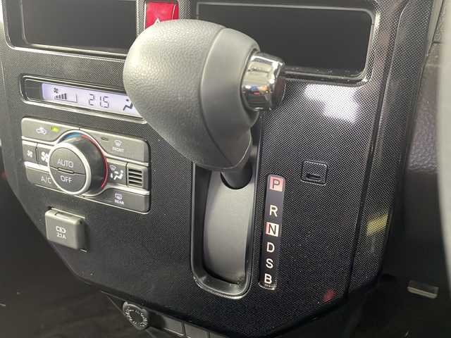 トヨタ ルーミー G 愛知県 2021(令3)年 2.8万km ブラックマイカメタリック /禁煙車//純正オーディオ//ETC//社外デジタルルームミラー//スマートアシスト//衝突回避支援ブレーキ//衝突警報機能//車線逸脱警報//路側逸脱警報//ふらつき警報//前後方誤発進抑制//先行車発進お知らせ//オートハイビーム//前後コーナーセンサー//LEDヘッドライト//オートライト//両側電動スライドドア//フロントシートウォークスルー//社外フロアマット//ステアリングスイッチ//プッシュスタート//電動格納ミラー//アイドリングストップ//新車保証書・取扱説明書