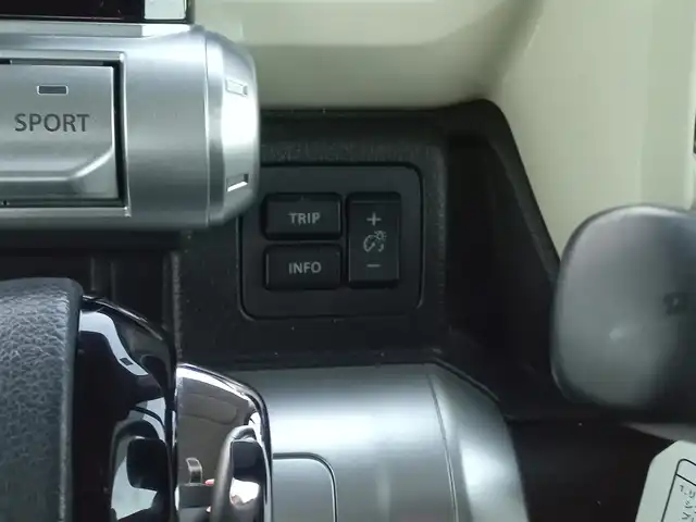 スズキ クロスビー HYBRID MZ 福井県 2018(平30)年 6.1万km スーパーブラックパール 3トーンコーディネート 4WD/純正8インチナビ（CN-RZ83）/・（フルセグTV/CD/DVD/Bluetooth）/デュアルセンサーブレーキサポート/レーンキープアシスト/ダウンヒルアシスト/クルーズコントロール/全方位カメラ/ETC/前後ドライブレコーダー/純正フロアマット/オートLEDライト/オートマチックハイビーム/純正16インチAW/スマートキー