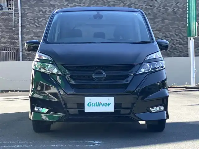 日産 セレナ ハイウェイスター Vセレクション 静岡県 2018(平30)年 5万km 黒 エンジンスタートボタン/パワーステアリング/パワーウィンドウ/アイドリングストップ/パーキングアシスト/Wオートエアコン/スマートキー/スペアキー1本/クルーズコントロール/後席モニター/USB入力端子/ETC/全方位カメラ/純正8インチナビ（CD/DVD/BT/フルセグ）/ドライブレコーダー/三列シート/ウォークスルー/純正フロアマット/両側パワースライドドア/布シート/純正アルミホイール/ABS/横滑り防止装置/コーナーセンサー前後/盗難防止装置/オートライト/LEDヘッドライト/W+サイドエアバッグ/衝突軽減システム/同系色色変え