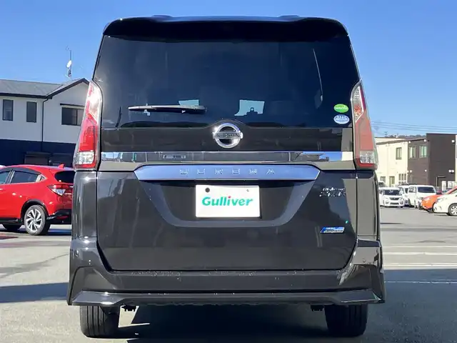 日産 セレナ ハイウェイスター Vセレクション 静岡県 2018(平30)年 5万km 黒 エンジンスタートボタン/パワーステアリング/パワーウィンドウ/アイドリングストップ/パーキングアシスト/Wオートエアコン/スマートキー/スペアキー1本/クルーズコントロール/後席モニター/USB入力端子/ETC/全方位カメラ/純正8インチナビ（CD/DVD/BT/フルセグ）/ドライブレコーダー/三列シート/ウォークスルー/純正フロアマット/両側パワースライドドア/布シート/純正アルミホイール/ABS/横滑り防止装置/コーナーセンサー前後/盗難防止装置/オートライト/LEDヘッドライト/W+サイドエアバッグ/衝突軽減システム/同系色色変え