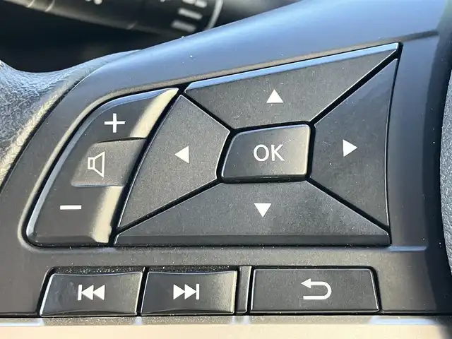 日産 セレナ ハイウェイスター Vセレクション 静岡県 2018(平30)年 5万km 黒 エンジンスタートボタン/パワーステアリング/パワーウィンドウ/アイドリングストップ/パーキングアシスト/Wオートエアコン/スマートキー/スペアキー1本/クルーズコントロール/後席モニター/USB入力端子/ETC/全方位カメラ/純正8インチナビ（CD/DVD/BT/フルセグ）/ドライブレコーダー/三列シート/ウォークスルー/純正フロアマット/両側パワースライドドア/布シート/純正アルミホイール/ABS/横滑り防止装置/コーナーセンサー前後/盗難防止装置/オートライト/LEDヘッドライト/W+サイドエアバッグ/衝突軽減システム/同系色色変え