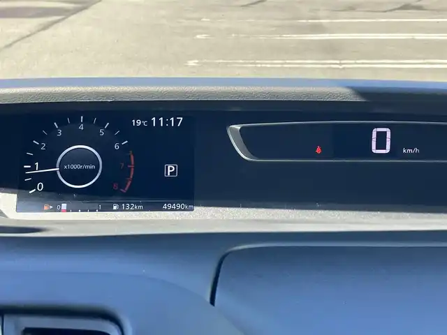 日産 セレナ ハイウェイスター Vセレクション 静岡県 2018(平30)年 5万km 黒 エンジンスタートボタン/パワーステアリング/パワーウィンドウ/アイドリングストップ/パーキングアシスト/Wオートエアコン/スマートキー/スペアキー1本/クルーズコントロール/後席モニター/USB入力端子/ETC/全方位カメラ/純正8インチナビ（CD/DVD/BT/フルセグ）/ドライブレコーダー/三列シート/ウォークスルー/純正フロアマット/両側パワースライドドア/布シート/純正アルミホイール/ABS/横滑り防止装置/コーナーセンサー前後/盗難防止装置/オートライト/LEDヘッドライト/W+サイドエアバッグ/衝突軽減システム/同系色色変え