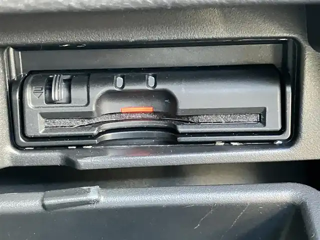 日産 セレナ ハイウェイスター Vセレクション 静岡県 2018(平30)年 5万km 黒 エンジンスタートボタン/パワーステアリング/パワーウィンドウ/アイドリングストップ/パーキングアシスト/Wオートエアコン/スマートキー/スペアキー1本/クルーズコントロール/後席モニター/USB入力端子/ETC/全方位カメラ/純正8インチナビ（CD/DVD/BT/フルセグ）/ドライブレコーダー/三列シート/ウォークスルー/純正フロアマット/両側パワースライドドア/布シート/純正アルミホイール/ABS/横滑り防止装置/コーナーセンサー前後/盗難防止装置/オートライト/LEDヘッドライト/W+サイドエアバッグ/衝突軽減システム/同系色色変え