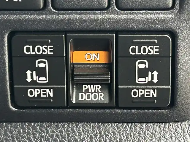 トヨタ ノア Si ダブルバイビーⅡ 岡山県 2019(令1)年 5.1万km ホワイトパールクリスタルシャイン 純正10インチナビ（NSZN-Z68T）/・FM/AM/Bluetooth/フルセグ/CD/DVD/バックカメラ/12.1インチフリップダウンモニター/両側電動スライドドア/ハーフレザーシート/ドライブレコーダー/ビルトインETC2.0/トヨタセーフティーセンス/・プリクラッシュセーフティ/・レーンキープアシスト/・レーダークルーズコントロール/・オートマチックハイビーム/LEDヘッドライト/・フォグライト/純正16インチアルミ/フロアマット