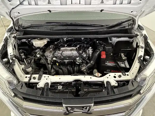 トヨタ ノア Si ダブルバイビーⅡ 岡山県 2019(令1)年 5.1万km ホワイトパールクリスタルシャイン 純正10インチナビ（NSZN-Z68T）/・FM/AM/Bluetooth/フルセグ/CD/DVD/バックカメラ/12.1インチフリップダウンモニター/両側電動スライドドア/ハーフレザーシート/ドライブレコーダー/ビルトインETC2.0/トヨタセーフティーセンス/・プリクラッシュセーフティ/・レーンキープアシスト/・レーダークルーズコントロール/・オートマチックハイビーム/LEDヘッドライト/・フォグライト/純正16インチアルミ/フロアマット