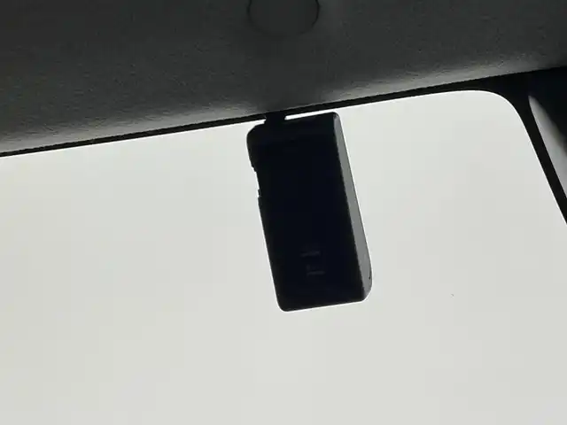 トヨタ ルーミー カスタムG 埼玉県 2020(令2)年 8万km ブラックマイカメタリック スマートアシスト３　純正９インチナビ　バックカメラ　ドライブレコーダー　クルーズコントロール　ステアリングスイッチ　純正アルミホイール　スマートキー　オートハイビーム　ＬＥＤヘッドライト　地デジＴＶ