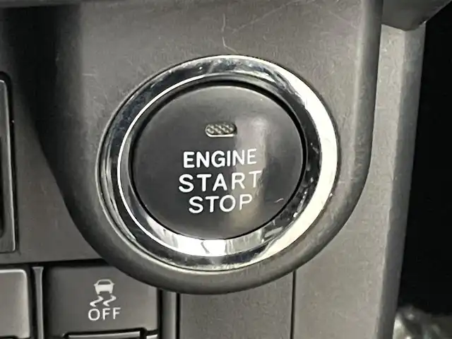 トヨタ ルーミー カスタムG 埼玉県 2020(令2)年 8万km ブラックマイカメタリック スマートアシスト３　純正９インチナビ　バックカメラ　ドライブレコーダー　クルーズコントロール　ステアリングスイッチ　純正アルミホイール　スマートキー　オートハイビーム　ＬＥＤヘッドライト　地デジＴＶ