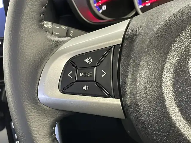 トヨタ ルーミー カスタムG 埼玉県 2020(令2)年 8万km ブラックマイカメタリック スマートアシスト３　純正９インチナビ　バックカメラ　ドライブレコーダー　クルーズコントロール　ステアリングスイッチ　純正アルミホイール　スマートキー　オートハイビーム　ＬＥＤヘッドライト　地デジＴＶ