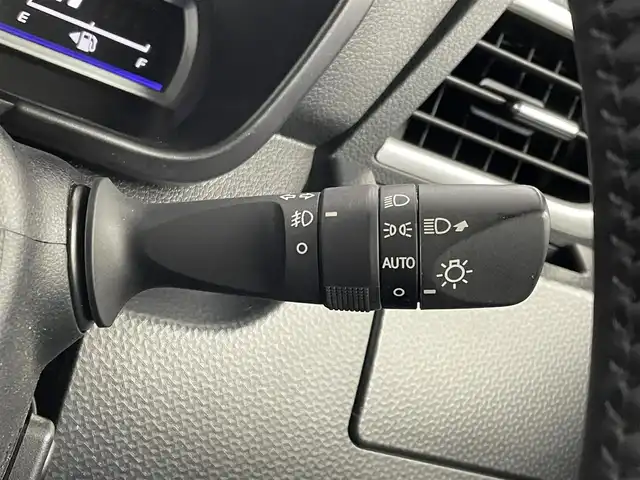 トヨタ ルーミー カスタムG 埼玉県 2020(令2)年 8万km ブラックマイカメタリック スマートアシスト３　純正９インチナビ　バックカメラ　ドライブレコーダー　クルーズコントロール　ステアリングスイッチ　純正アルミホイール　スマートキー　オートハイビーム　ＬＥＤヘッドライト　地デジＴＶ