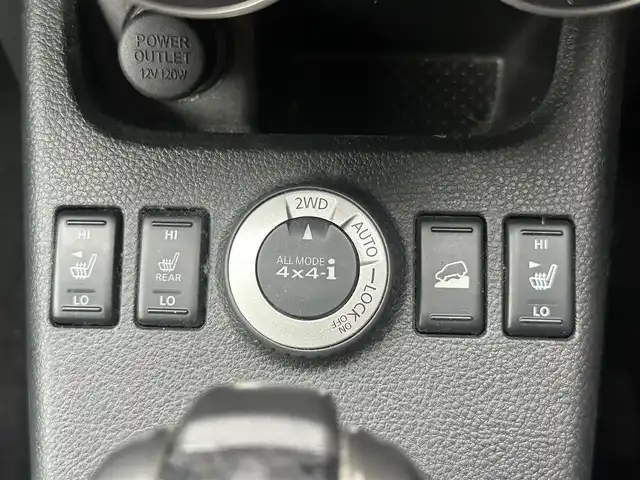 日産 エクストレイル 20Xt 愛知県 2009(平21)年 16.2万km バーニングレッド ワンオーナー/日産純正7インチオリジナルナビゲーション/　　・CD/DVD/フルセグ/バックカメラ/ステアリングリモコン/クルーズコントロール/ETC/フルフラットシート/シートヒーター（全席）/純正フロアマット/ルーフレール/純正17インチアルミホイール/社外アルミホイール付スタッドレスタイヤ/4WD/VDC/ダウンヒルアシストコントロール/オートライト/保証書/スマートキー/スペアキー