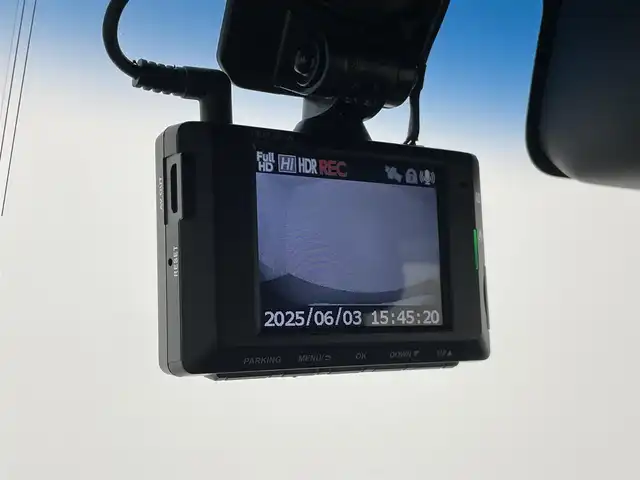 ホンダ Ｎ ＢＯＸ カスタム L スタイル+ブラック 大分県 2022(令4)年 5.3万km プラチナホワイトパール ホンダセンシング/・衝突軽減ブレーキ/・誤発進抑制機能/・後方誤発進抑制機能/・歩行者低減ステアリング/・アダブティブクルーズコントロール/・車線維持支援システム/・路外逸脱抑制機能/社外ナビ　/(CD/DVD/BT/USB/フルセグTV)/前後ドライブレコーダー/バックカメラ/前席シートヒーター/両側パワースライドドア/LEDオートライト/純正14インチアルミホイール/スマートキー/ETC
