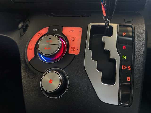 トヨタ シエンタ G クエロ 神奈川県 2022(令4)年 0.4万km アバンギャルドブロンズメタリック ワンオーナー/パノラマビューモニター/純正ナビ（DVD/CD/BT/SD/AM/FM）/フルセグTV/両側パワースライドドア/ハーフレザーシート/前席シートヒーター/ステアリングヒーター/トヨタセーフティセンス/レーンキープアシスト/オートハイビーム/パーキングサポートブレーキ/クリアランスソナー/前後ドライブレコーダー（ZDR-035）/ビルトインETC/スマートキー　2本/プッシュスタート/純正フロアマット/アイドリングストップ/横滑り防止装置/保証書/取扱説明書