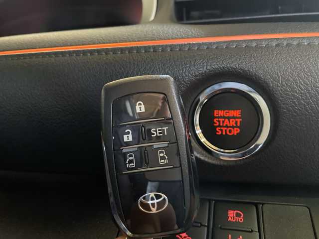 トヨタ シエンタ G クエロ 神奈川県 2022(令4)年 0.4万km アバンギャルドブロンズメタリック ワンオーナー/パノラマビューモニター/純正ナビ（DVD/CD/BT/SD/AM/FM）/フルセグTV/両側パワースライドドア/ハーフレザーシート/前席シートヒーター/ステアリングヒーター/トヨタセーフティセンス/レーンキープアシスト/オートハイビーム/パーキングサポートブレーキ/クリアランスソナー/前後ドライブレコーダー（ZDR-035）/ビルトインETC/スマートキー　2本/プッシュスタート/純正フロアマット/アイドリングストップ/横滑り防止装置/保証書/取扱説明書