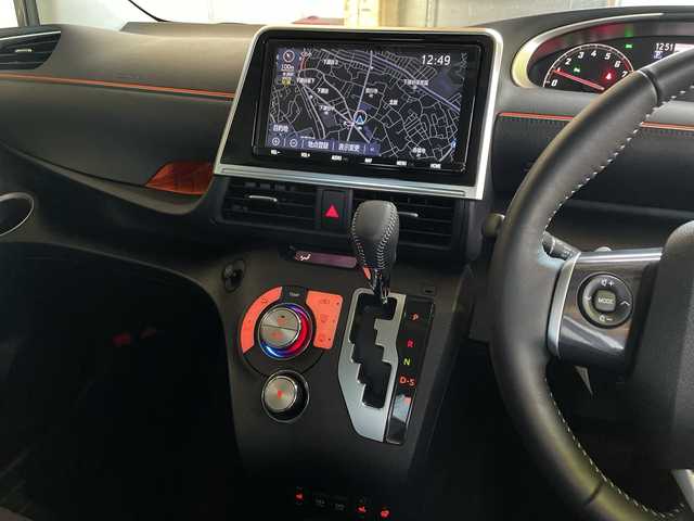 トヨタ シエンタ G クエロ 神奈川県 2022(令4)年 0.4万km アバンギャルドブロンズメタリック ワンオーナー/パノラマビューモニター/純正ナビ（DVD/CD/BT/SD/AM/FM）/フルセグTV/両側パワースライドドア/ハーフレザーシート/前席シートヒーター/ステアリングヒーター/トヨタセーフティセンス/レーンキープアシスト/オートハイビーム/パーキングサポートブレーキ/クリアランスソナー/前後ドライブレコーダー（ZDR-035）/ビルトインETC/スマートキー　2本/プッシュスタート/純正フロアマット/アイドリングストップ/横滑り防止装置/保証書/取扱説明書