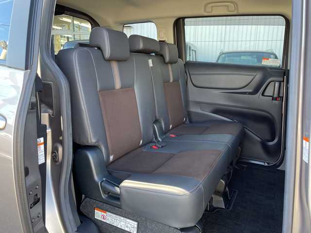 トヨタ シエンタ G クエロ 神奈川県 2022(令4)年 0.4万km アバンギャルドブロンズメタリック ワンオーナー/パノラマビューモニター/純正ナビ（DVD/CD/BT/SD/AM/FM）/フルセグTV/両側パワースライドドア/ハーフレザーシート/前席シートヒーター/ステアリングヒーター/トヨタセーフティセンス/レーンキープアシスト/オートハイビーム/パーキングサポートブレーキ/クリアランスソナー/前後ドライブレコーダー（ZDR-035）/ビルトインETC/スマートキー　2本/プッシュスタート/純正フロアマット/アイドリングストップ/横滑り防止装置/保証書/取扱説明書