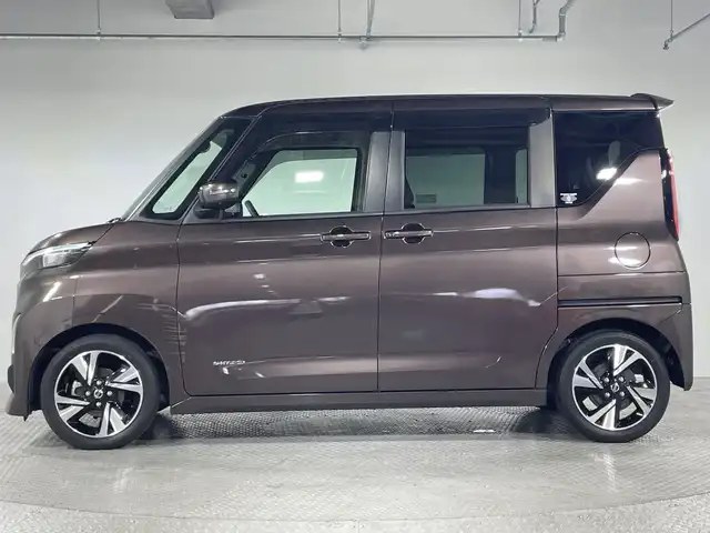 日産 ルークス HWS Gターボ プロパイロットED 神奈川県 2021(令3)年 4万km アッシュブラウンM 純正9型SDナビゲーション【MM320D-L】/AM FM Bluetooth フルセグ CD DVD/アラウンドビューモニター/両側パワースライドドア/プロパイロット/先進安全装備/インテリジェントエマージェンシーブレーキ/踏み間違い衝突防止アシスト/車線逸脱防止支援システム/車線逸脱警報/前方衝突予測警報/ふらつき警報/標識検知機能/アイドリングストップ/前後ドライブレコーダー/ステアリングリモコン/オートホールド/ETC/純正フロアマット/LEDヘッドライト/オートライト/オートマチックハイビーム/純正15インチアルミホイル/プッシュスタート/スマートキー/ドアバイザー