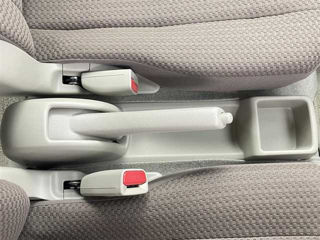 スズキ エブリイ ジョイン ターボ 千葉県 2024(令6)年 0.5万km クールカーキPM 禁煙車/登録時走行距離：4615Km/スズキセーフティーサポート/・衝突被害軽減ブレーキ/・後退時抑制ブレーキ/・車線逸脱警報/パートタイム式４WD(切り替え機能付）/・２WD/・オート4WD/・４WD ロック/シートヒーター/リア席クーラー/USBソケット×２/スマートキー/・スペアキー
