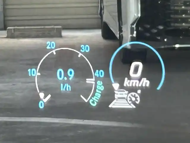 メルセデス・ベンツ Ｍ・ベンツ Ａ２００ｄ AMGライン 静岡県 2019(令1)年 8.4万km イリジウムシルバー 純正ナビ/フルセグ/Bluetooth/USB/ETC2.0/全方位/サンルーフ/ドライブレコーダー前/レザーシート/パワーシートD＋N/シートヒーターD＋N/純正アルミホイール/LEDヘッドライト/アンビエントライト/シートキネティクス/TSP/パートロニック/アクティレーンキープアシスト/HUD/アクティブブレーキアシスト/ブラインドスポットアシスト/アテンションアシスト/レーンチェンジアシスト/レーンキープアシスト/ダイナミックセレクト