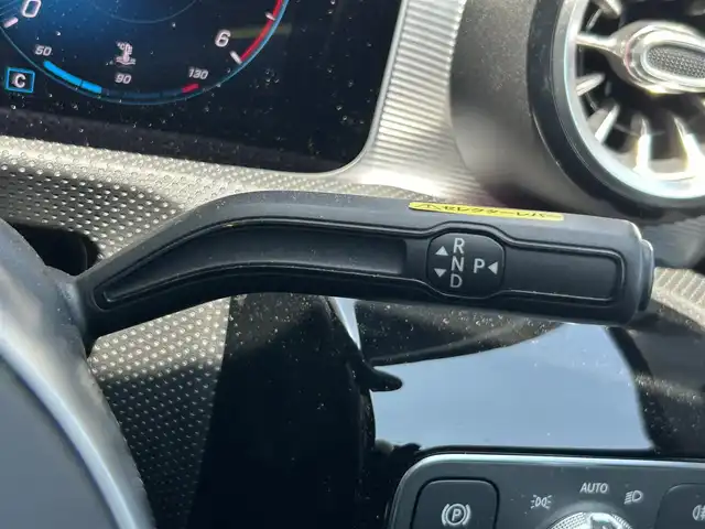 メルセデス・ベンツ Ｍ・ベンツ Ａ２００ｄ AMGライン 静岡県 2019(令1)年 8.4万km イリジウムシルバー 純正ナビ/フルセグ/Bluetooth/USB/ETC2.0/全方位/サンルーフ/ドライブレコーダー前/レザーシート/パワーシートD＋N/シートヒーターD＋N/純正アルミホイール/LEDヘッドライト/アンビエントライト/シートキネティクス/TSP/パートロニック/アクティレーンキープアシスト/HUD/アクティブブレーキアシスト/ブラインドスポットアシスト/アテンションアシスト/レーンチェンジアシスト/レーンキープアシスト/ダイナミックセレクト