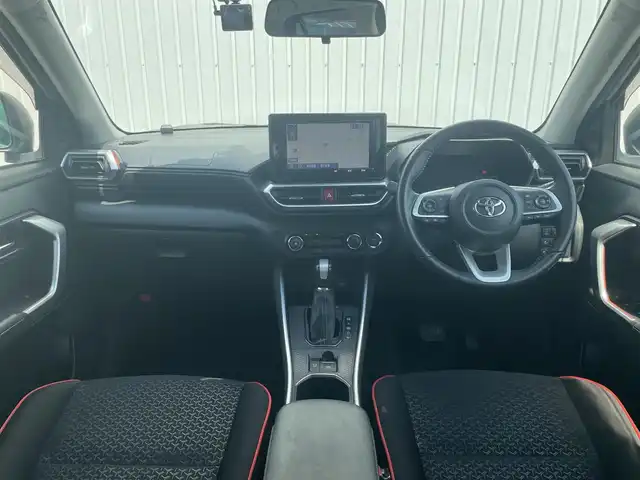 トヨタ ライズ Z 群馬県 2022(令4)年 2.9万km スムースグレーマイカメタリック/ブラック2トーン ワンオーナー/スマートアシスト/・衝突回避支援ブレーキ/・標識認識機能/・先行車発進お知らせ機能/・ブレーキ制御付き誤発進抑制機能/・車線逸脱警報機能/・ふらつき警報機能/・ブラインドスポットモニター/純正SDナビ　NSZT-Y68T/　(CD DVD Bluetooth　フルセグTV SD AM FM)/全方位カメラ/スマートペダル/ビルトインETC2.0/レーダークルーズコントロール/LEDヘッドライト/オートライト/オートマチックハイビーム/前席シートヒーター/社外前後ドライブレコーダー　ユピテルZ300/革巻きステアリング/ステアリングリモコン/オートブレーキホールド/ECOモード・DRIVEモード/横滑り防止/電動格納ウィンカーミラー/純正フロアマット/純正ドアバイザー/スペアキー/取扱説明書/保証書