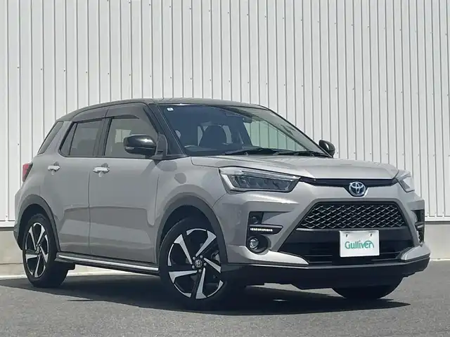 トヨタ ライズ Z 群馬県 2022(令4)年 2.9万km スムースグレーマイカメタリック/ブラック2トーン ワンオーナー/スマートアシスト/・衝突回避支援ブレーキ/・標識認識機能/・先行車発進お知らせ機能/・ブレーキ制御付き誤発進抑制機能/・車線逸脱警報機能/・ふらつき警報機能/・ブラインドスポットモニター/純正SDナビ　NSZT-Y68T/　(CD DVD Bluetooth　フルセグTV SD AM FM)/全方位カメラ/スマートペダル/ビルトインETC2.0/レーダークルーズコントロール/LEDヘッドライト/オートライト/オートマチックハイビーム/前席シートヒーター/社外前後ドライブレコーダー　ユピテルZ300/革巻きステアリング/ステアリングリモコン/オートブレーキホールド/ECOモード・DRIVEモード/横滑り防止/電動格納ウィンカーミラー/純正フロアマット/純正ドアバイザー/スペアキー/取扱説明書/保証書
