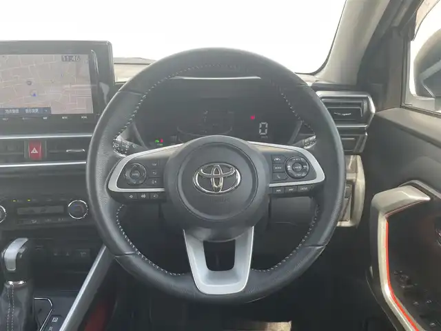 トヨタ ライズ Z 群馬県 2022(令4)年 2.9万km スムースグレーマイカメタリック/ブラック2トーン ワンオーナー/スマートアシスト/・衝突回避支援ブレーキ/・標識認識機能/・先行車発進お知らせ機能/・ブレーキ制御付き誤発進抑制機能/・車線逸脱警報機能/・ふらつき警報機能/・ブラインドスポットモニター/純正SDナビ　NSZT-Y68T/　(CD DVD Bluetooth　フルセグTV SD AM FM)/全方位カメラ/スマートペダル/ビルトインETC2.0/レーダークルーズコントロール/LEDヘッドライト/オートライト/オートマチックハイビーム/前席シートヒーター/社外前後ドライブレコーダー　ユピテルZ300/革巻きステアリング/ステアリングリモコン/オートブレーキホールド/ECOモード・DRIVEモード/横滑り防止/電動格納ウィンカーミラー/純正フロアマット/純正ドアバイザー/スペアキー/取扱説明書/保証書