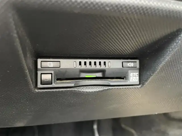 トヨタ ライズ Z 群馬県 2022(令4)年 2.9万km スムースグレーマイカメタリック/ブラック2トーン ワンオーナー/スマートアシスト/・衝突回避支援ブレーキ/・標識認識機能/・先行車発進お知らせ機能/・ブレーキ制御付き誤発進抑制機能/・車線逸脱警報機能/・ふらつき警報機能/・ブラインドスポットモニター/純正SDナビ　NSZT-Y68T/　(CD DVD Bluetooth　フルセグTV SD AM FM)/全方位カメラ/スマートペダル/ビルトインETC2.0/レーダークルーズコントロール/LEDヘッドライト/オートライト/オートマチックハイビーム/前席シートヒーター/社外前後ドライブレコーダー　ユピテルZ300/革巻きステアリング/ステアリングリモコン/オートブレーキホールド/ECOモード・DRIVEモード/横滑り防止/電動格納ウィンカーミラー/純正フロアマット/純正ドアバイザー/スペアキー/取扱説明書/保証書