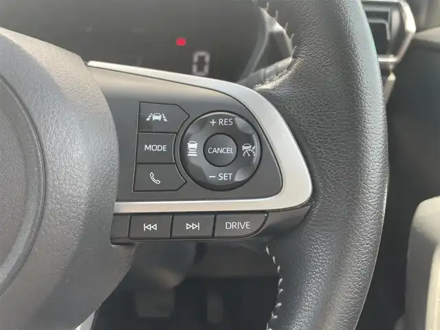 トヨタ ライズ Z 群馬県 2022(令4)年 2.9万km スムースグレーマイカメタリック/ブラック2トーン ワンオーナー/スマートアシスト/・衝突回避支援ブレーキ/・標識認識機能/・先行車発進お知らせ機能/・ブレーキ制御付き誤発進抑制機能/・車線逸脱警報機能/・ふらつき警報機能/・ブラインドスポットモニター/純正SDナビ　NSZT-Y68T/　(CD DVD Bluetooth　フルセグTV SD AM FM)/全方位カメラ/スマートペダル/ビルトインETC2.0/レーダークルーズコントロール/LEDヘッドライト/オートライト/オートマチックハイビーム/前席シートヒーター/社外前後ドライブレコーダー　ユピテルZ300/革巻きステアリング/ステアリングリモコン/オートブレーキホールド/ECOモード・DRIVEモード/横滑り防止/電動格納ウィンカーミラー/純正フロアマット/純正ドアバイザー/スペアキー/取扱説明書/保証書